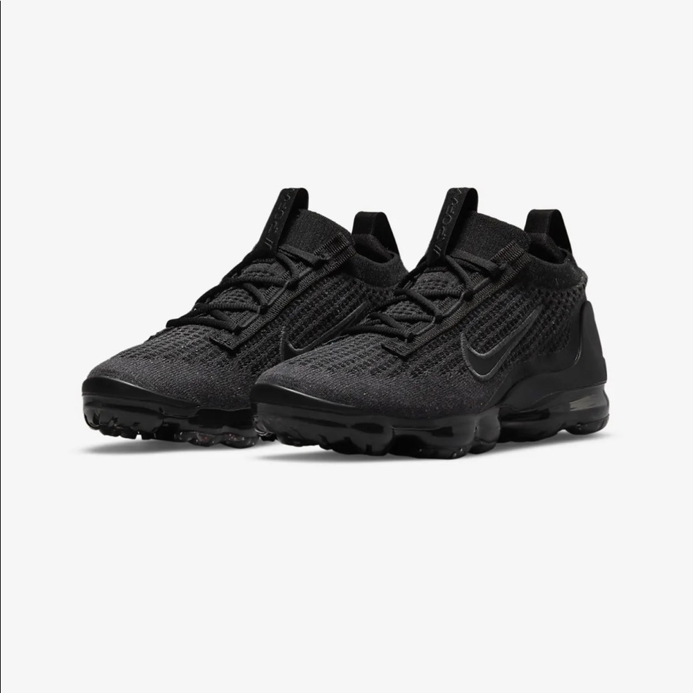 Nike Air VaporMax 2021 FK
Big Kids' Shoes